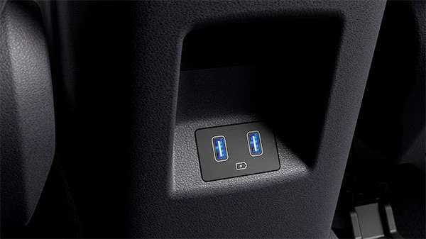 Ports USB avant et arrière.